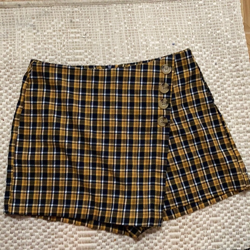 plaid skirt/ shorts
